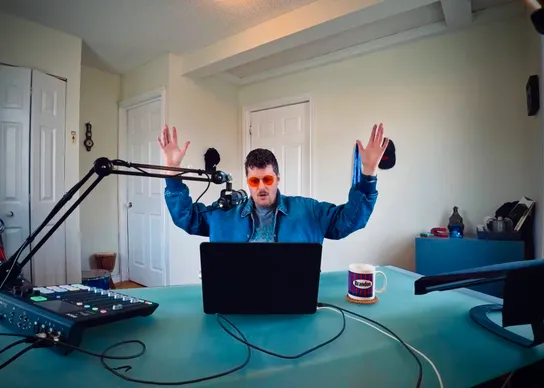 Brandon Davenport streaming from his home studio